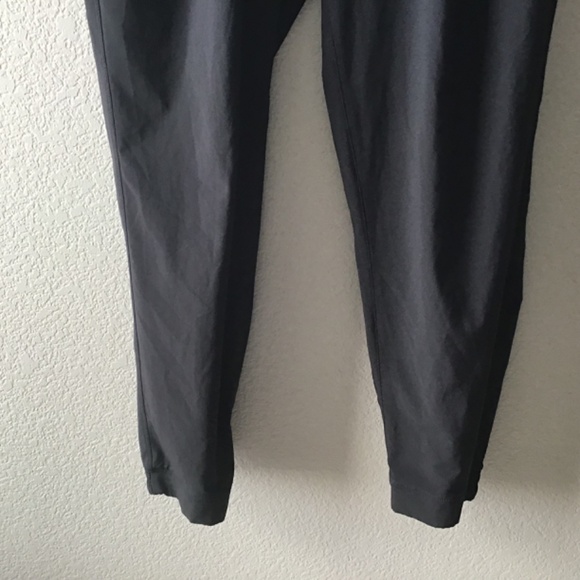 Lululemon Go Keepsake Jogger Pleated Tapered Elastic Waist Office Black Pant 6 - Picture 5 of 10